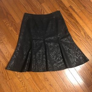 Courtenay Denim Floral Print Skirt in Women’s EUC